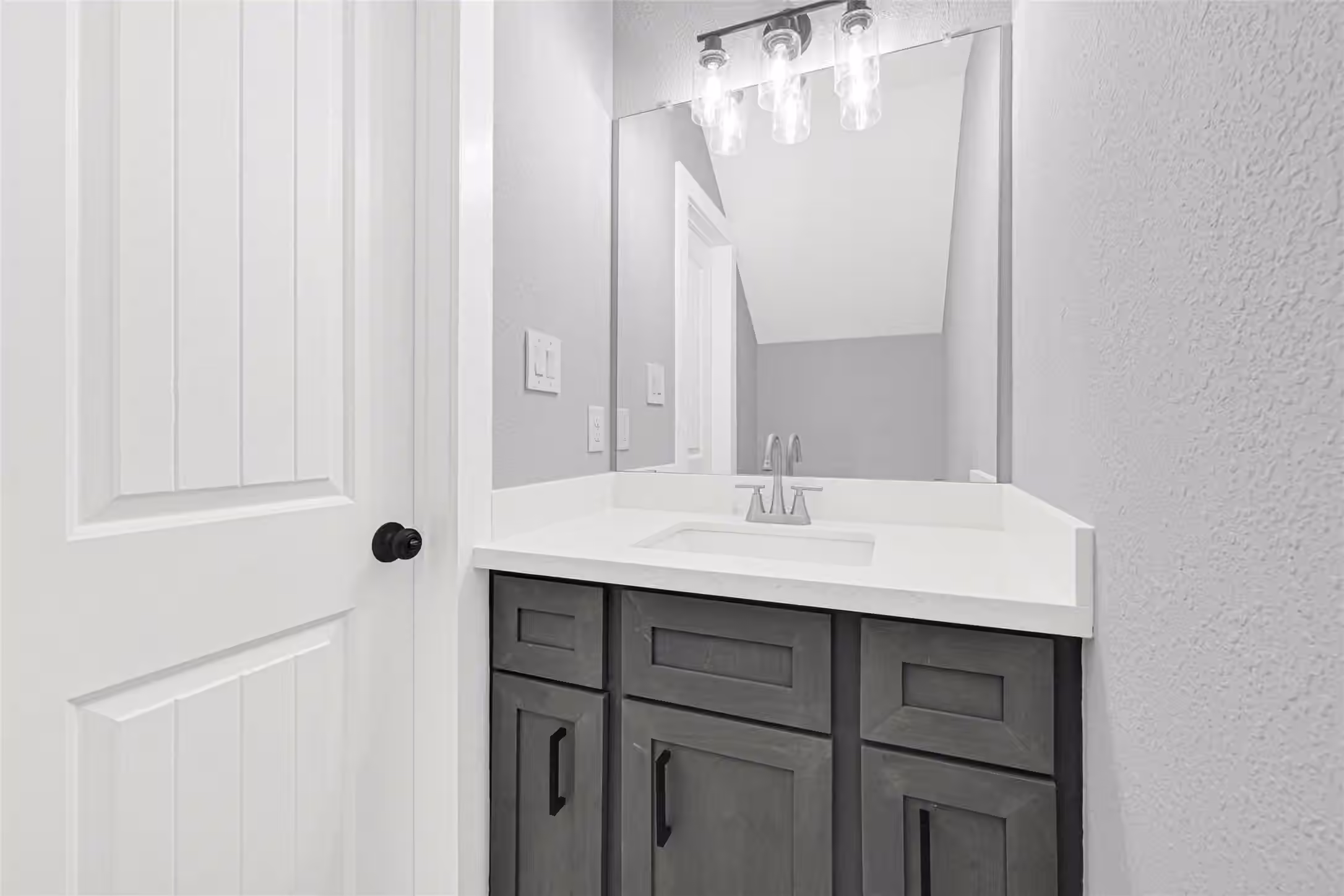 Photo 5 of 4802 Tracemeadow Drive, Houston, TX