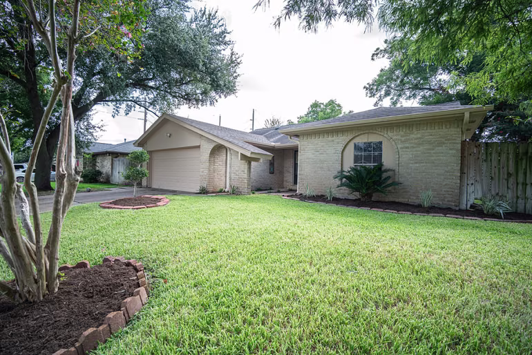 Photo 3 of 7015 San Pablo Drive, Houston, TX