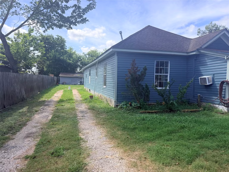 Photo 2 of 7418 Evans Street, Houston, TX