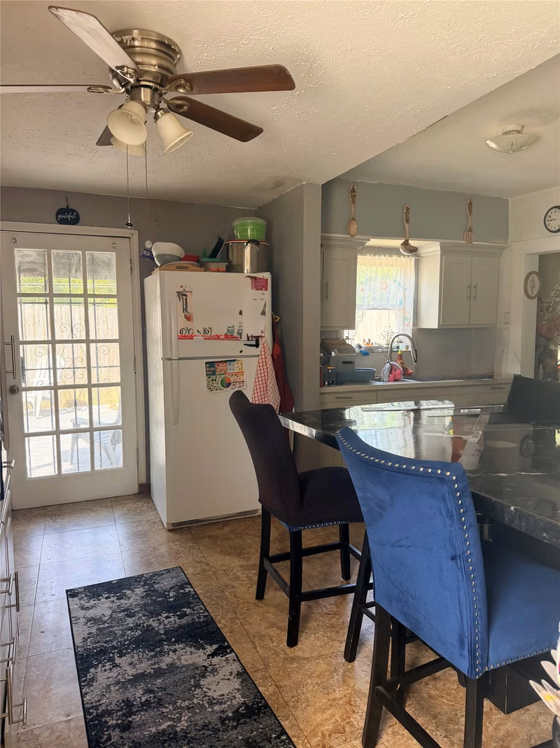 Photo 5 of 7418 Evans Street, Houston, TX