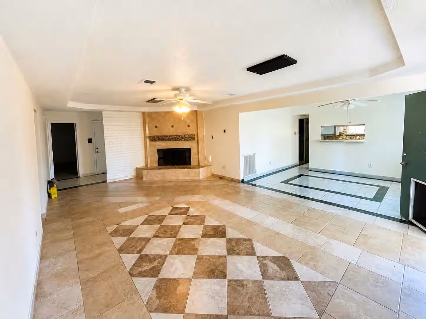 Photo 4 of 3827 Addicks Clodine Road, Houston, TX