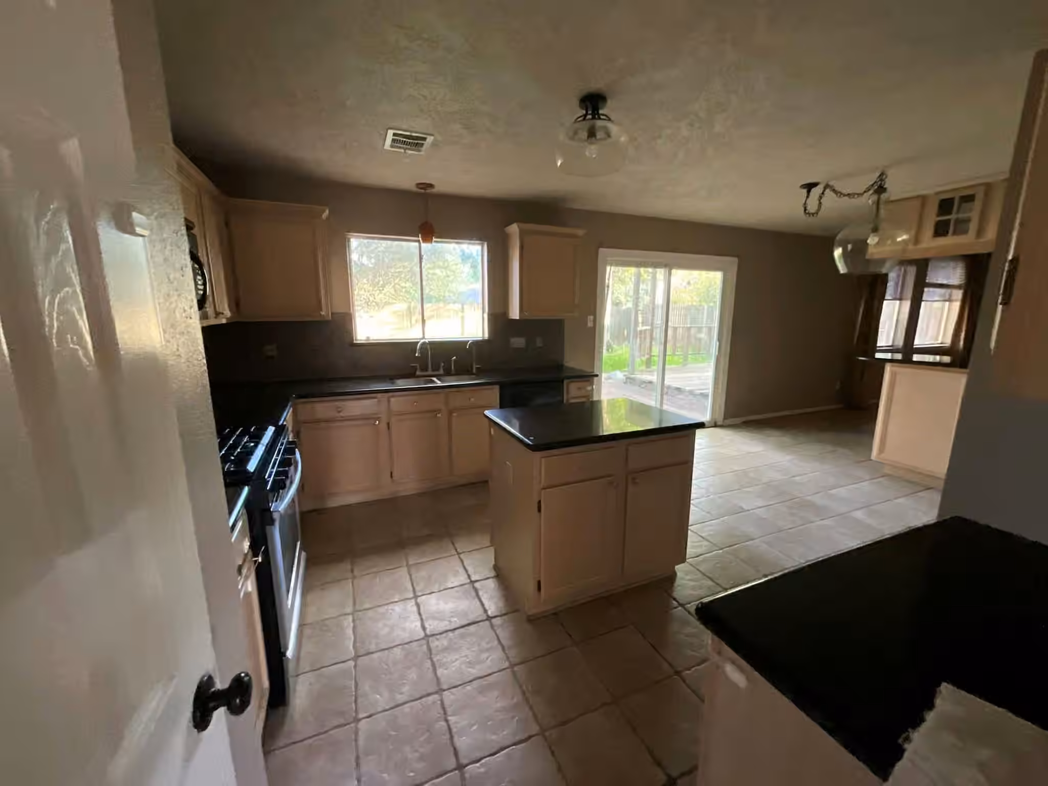 Photo 7 of 20431 Drakewood Drive, Katy, TX