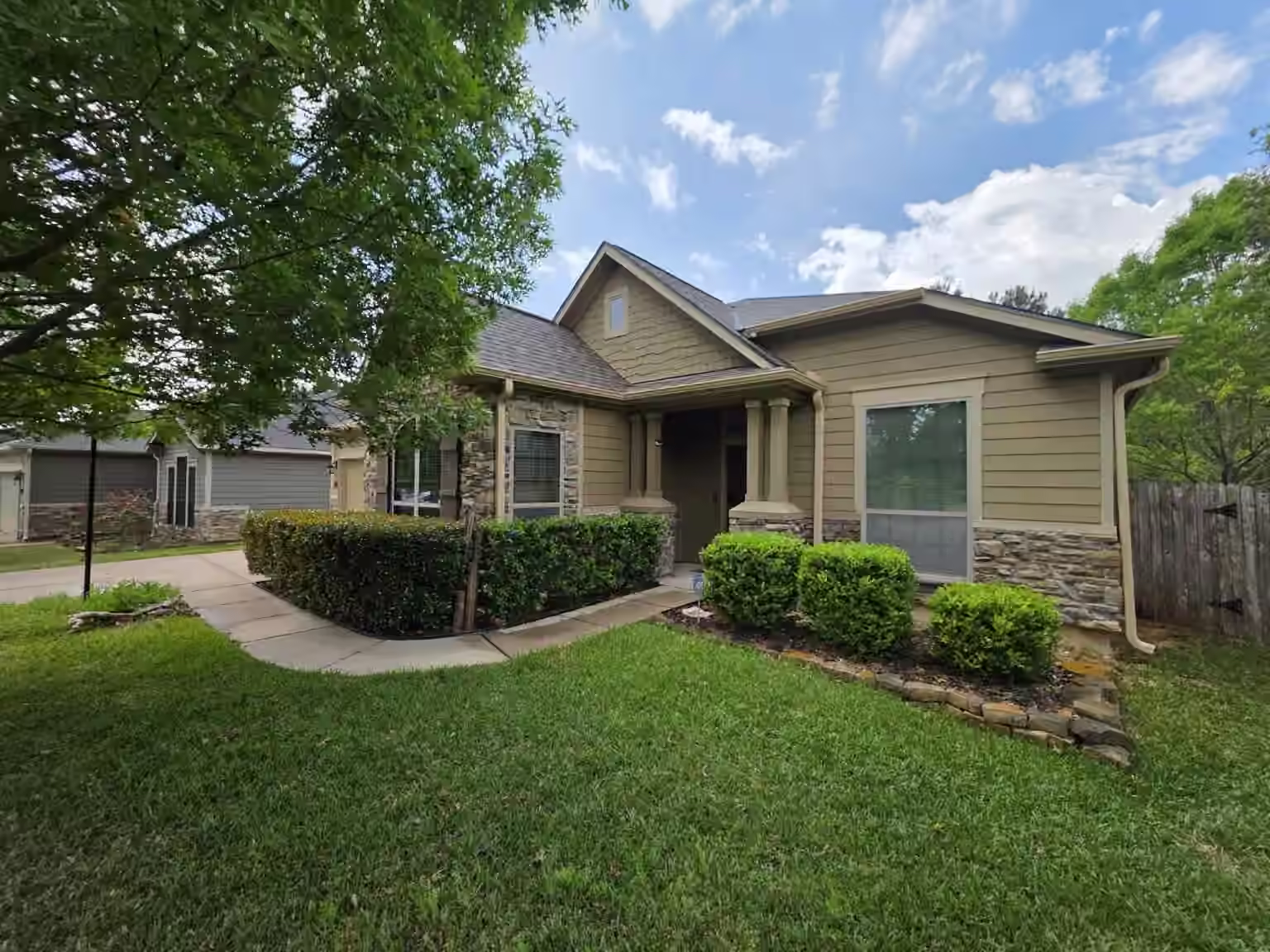 Photo 2 of 300 Pine Mist Lane, Conroe, TX