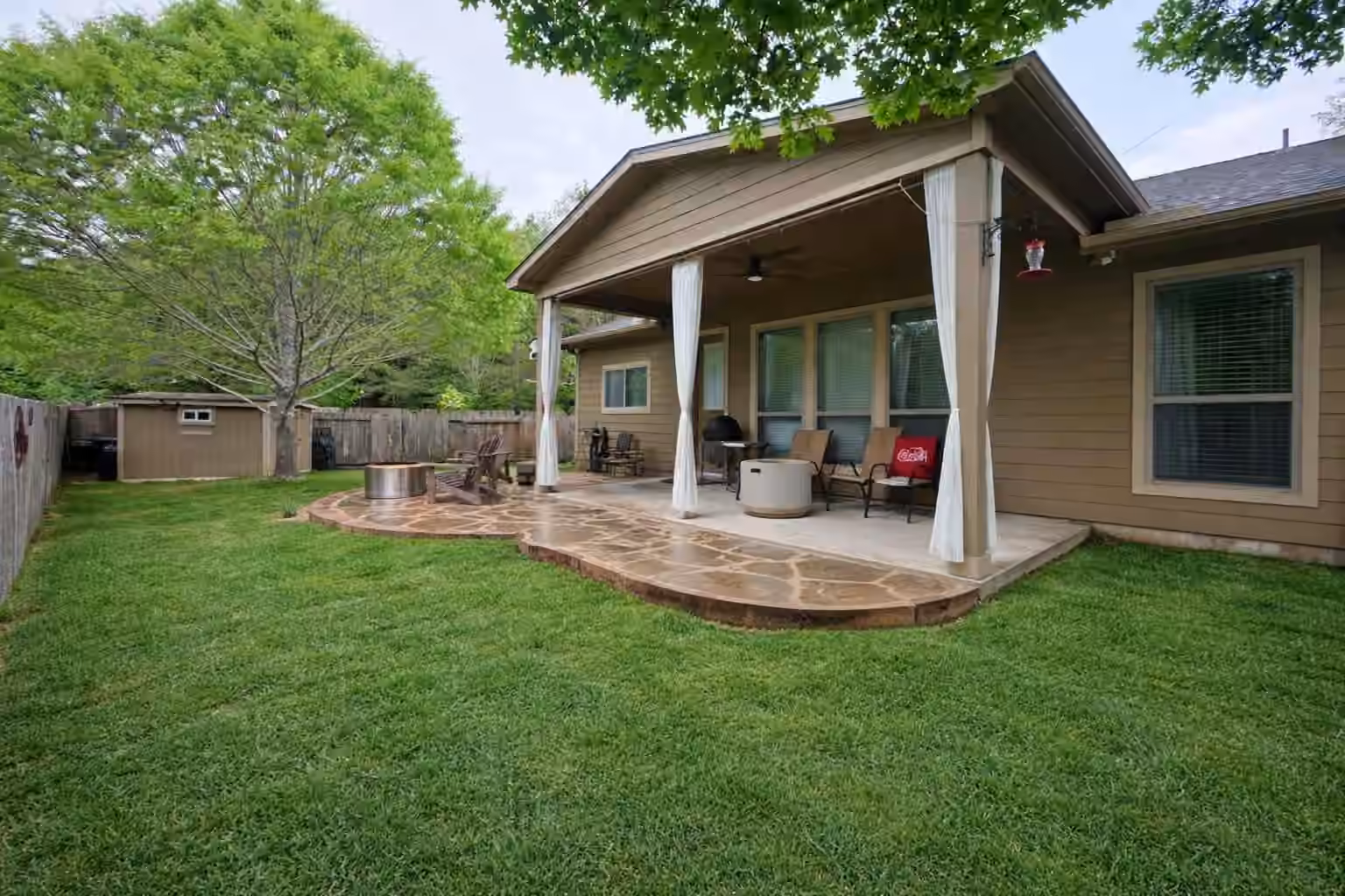 Photo 5 of 300 Pine Mist Lane, Conroe, TX