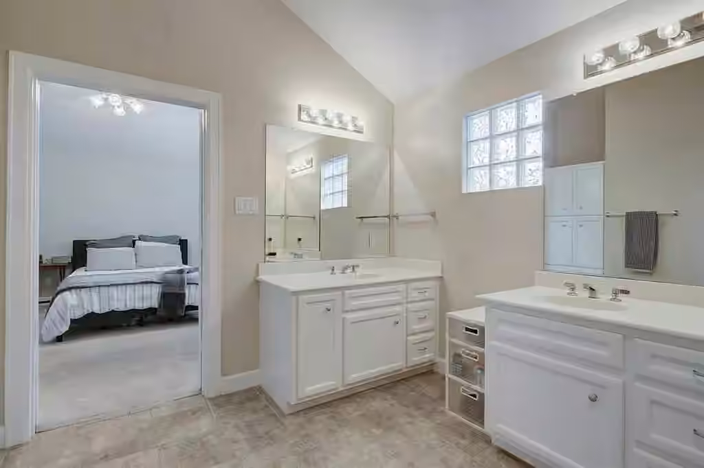 Photo 6 of 827 E 36th Street, Houston, TX