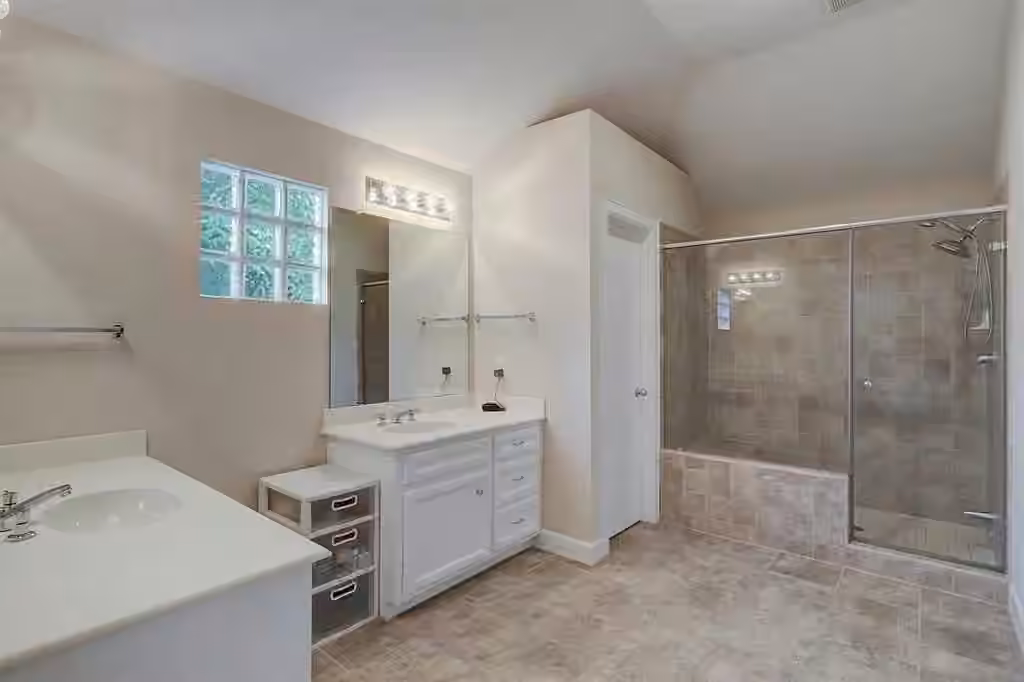 Photo 7 of 827 E 36th Street, Houston, TX