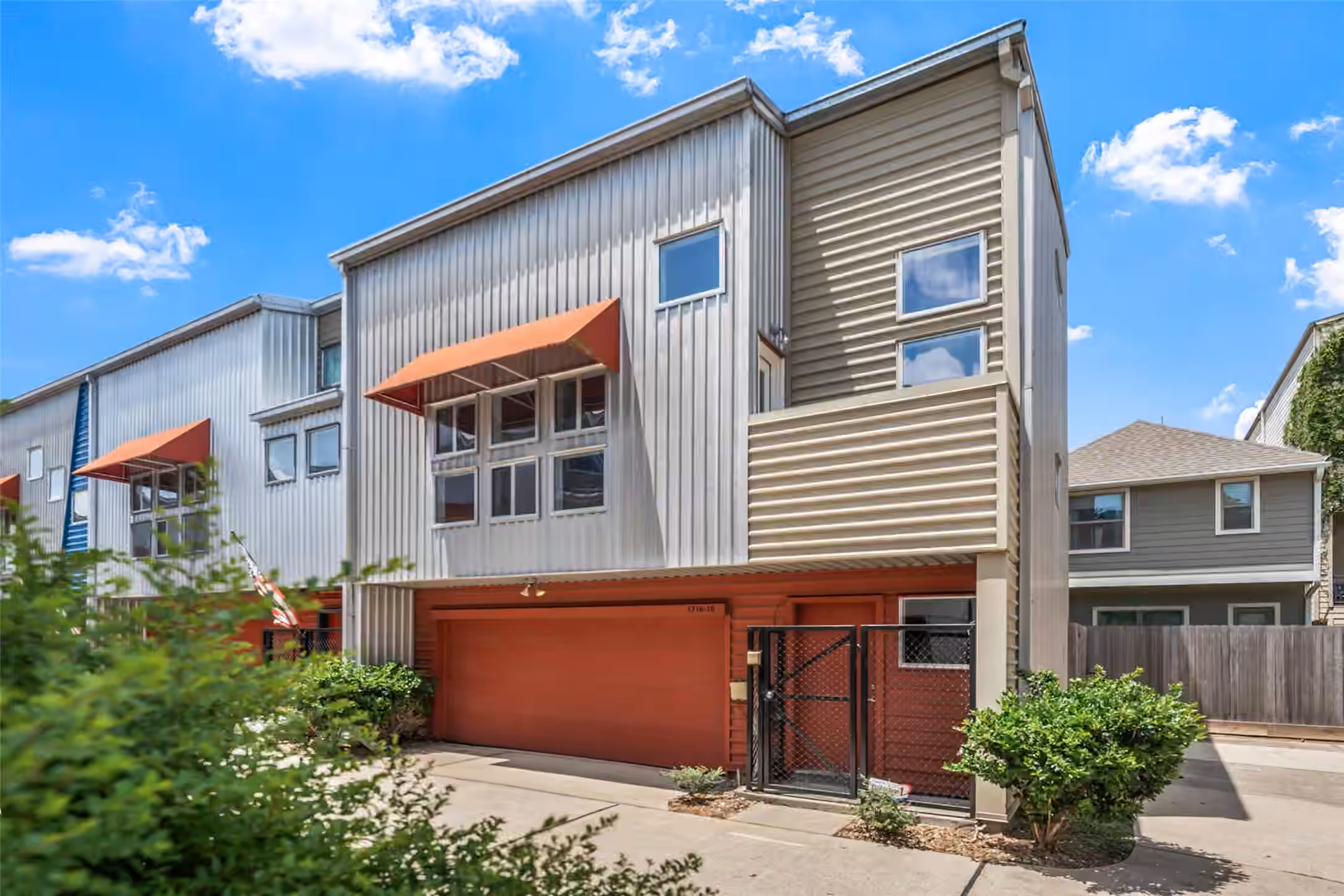 Photo 2 of 1716 W Dallas Street 10, Houston, TX