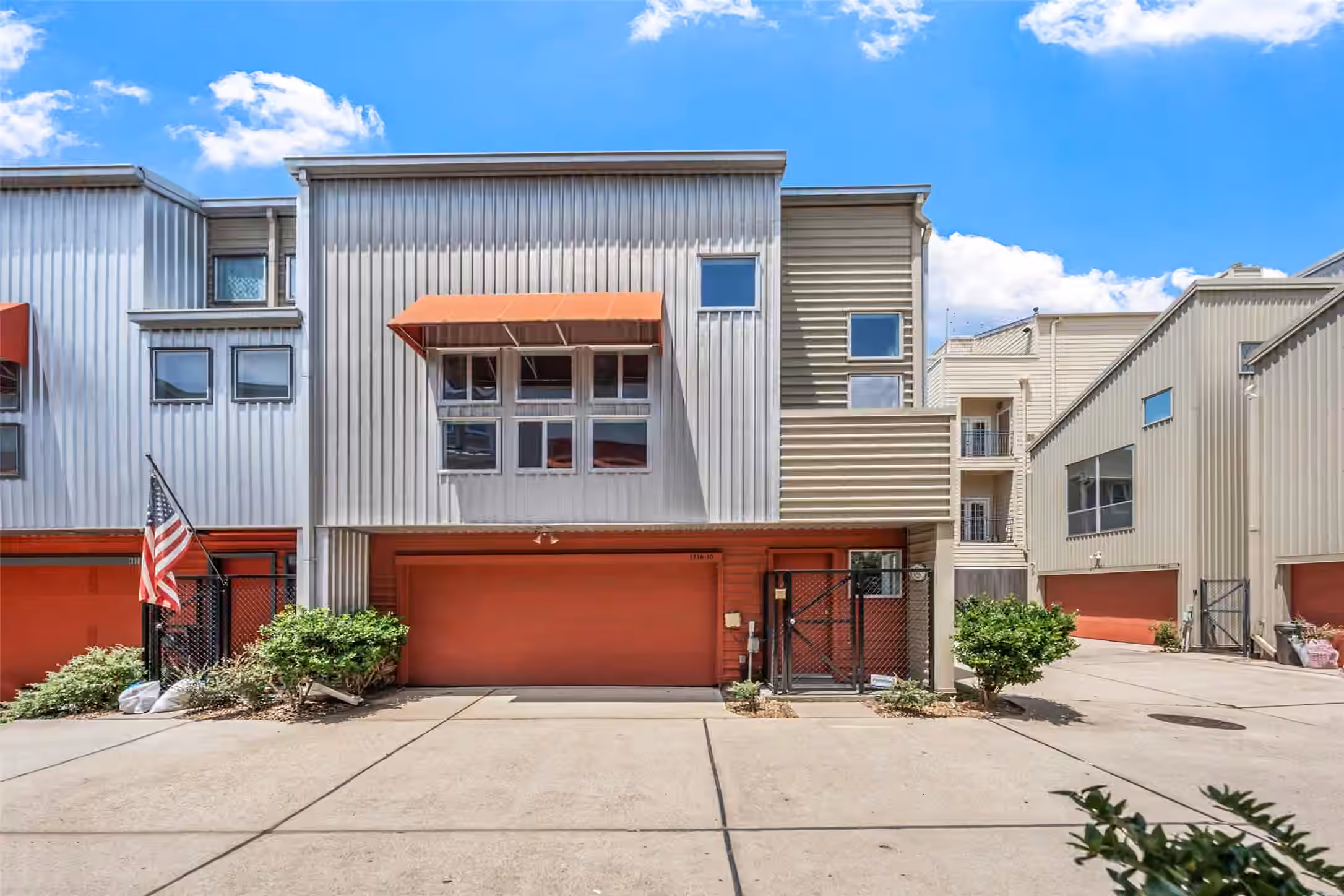Photo 3 of 1716 W Dallas Street 10, Houston, TX