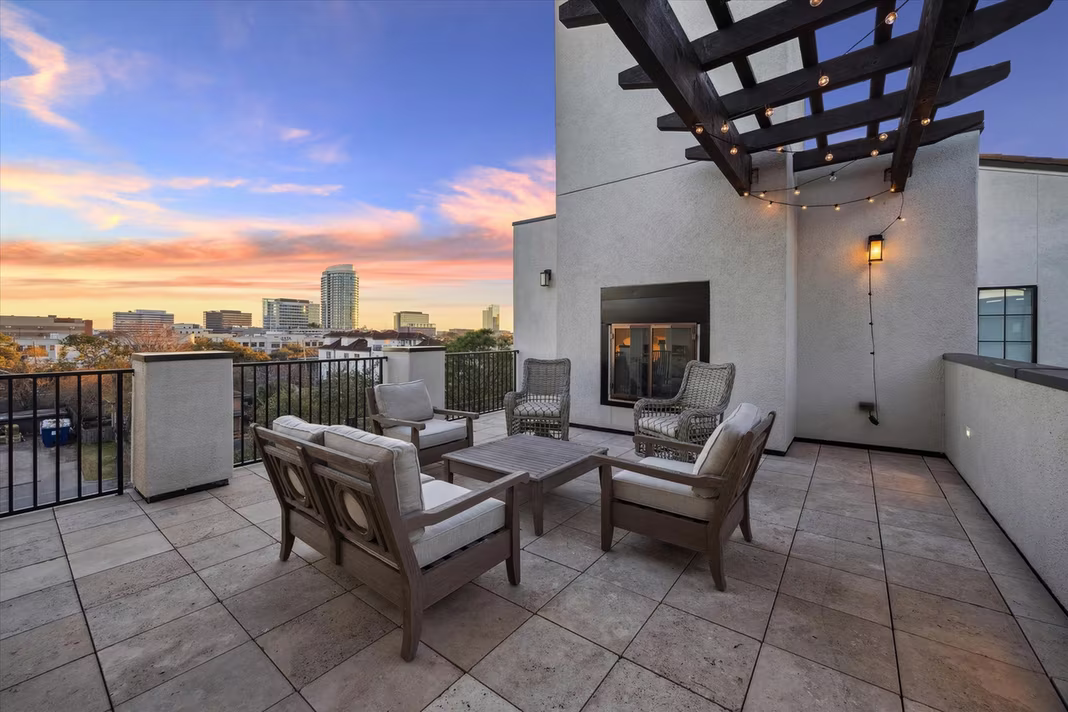 Photo 2 of 2411 Rosamond Street A, Houston, TX