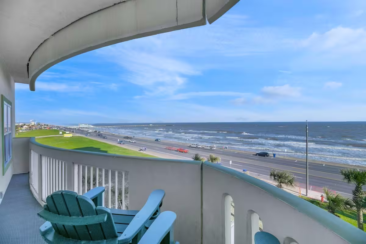 Photo 2 of 9420 Seawall Boulevard 501, Galveston, TX
