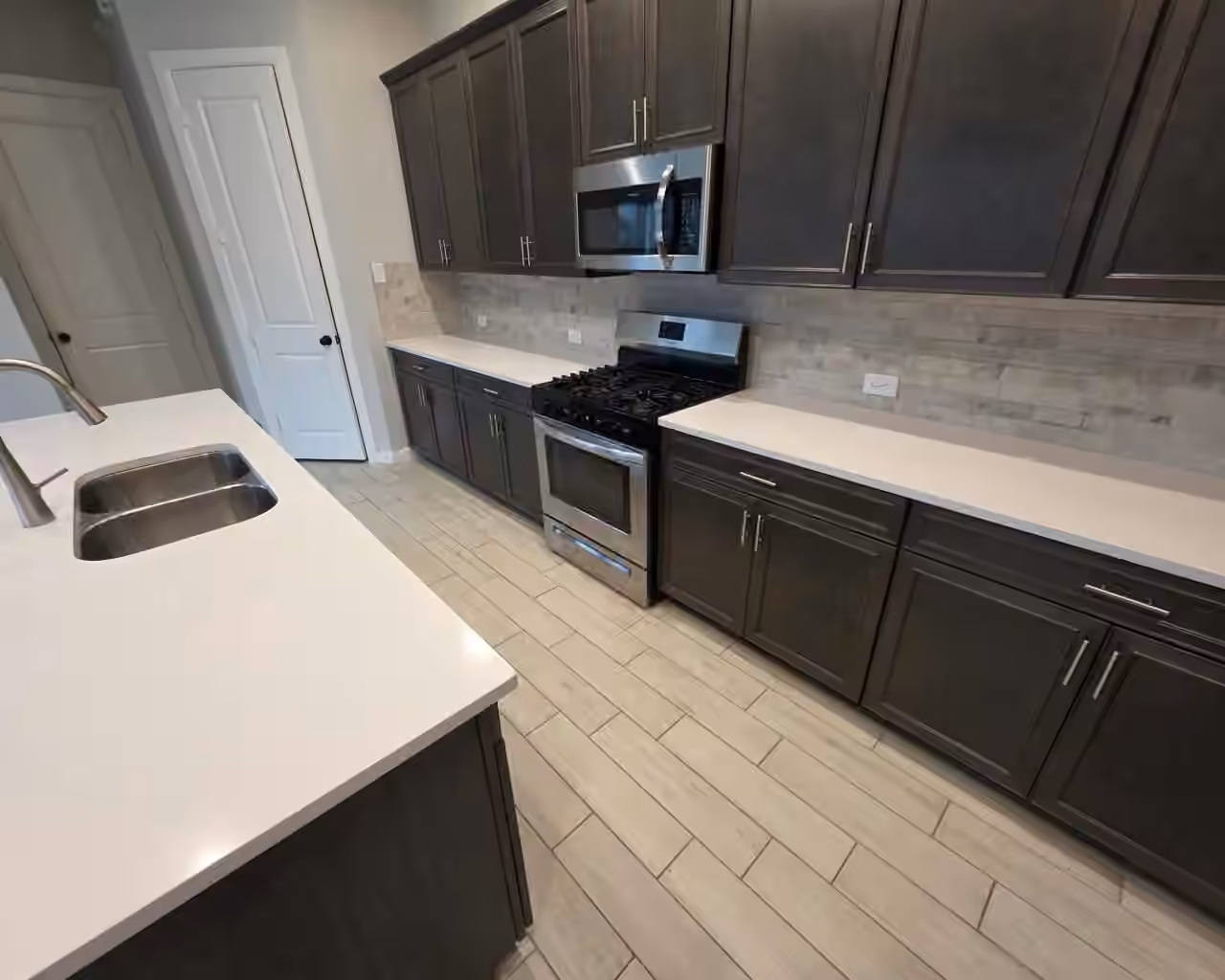 Photo 4 of 1550 Park Path Drive, Missouri City, TX