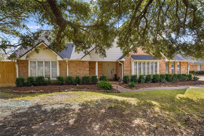 Photo 2 of 4410 County Road 63, Rosharon, TX