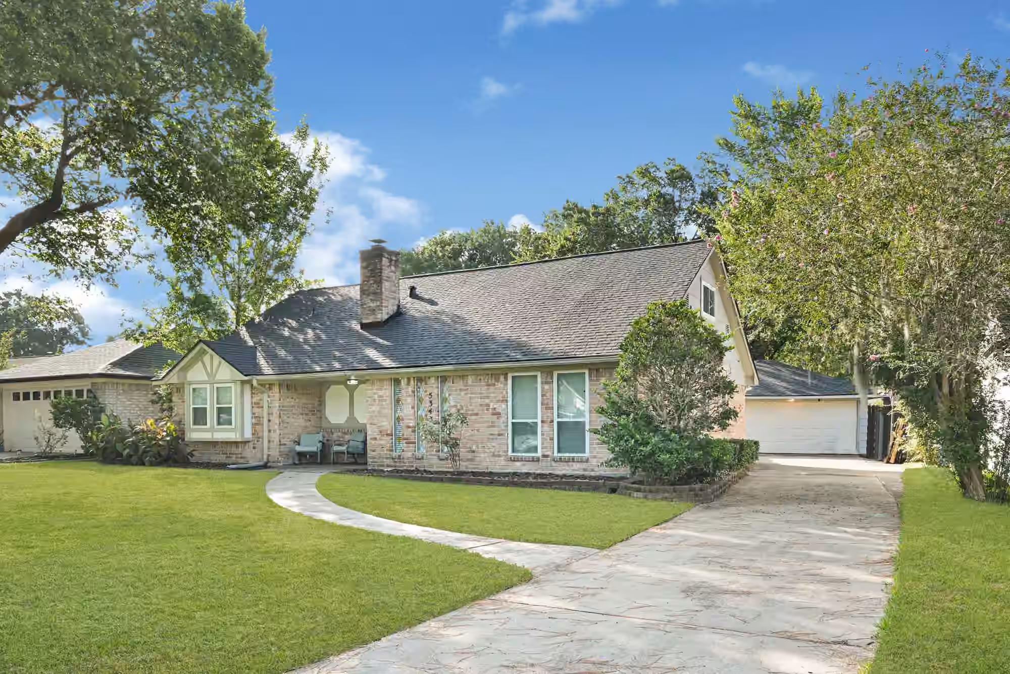 Photo 2 of 5343 Royal Parkway, Friendswood, TX