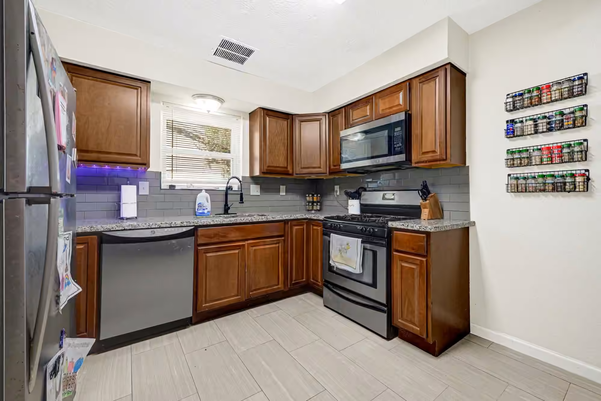 Photo 6 of 5343 Royal Parkway, Friendswood, TX