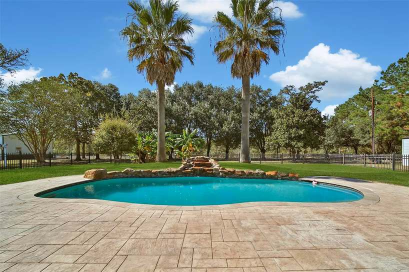 Photo 5 of 29919 Tudor Way, Magnolia, TX