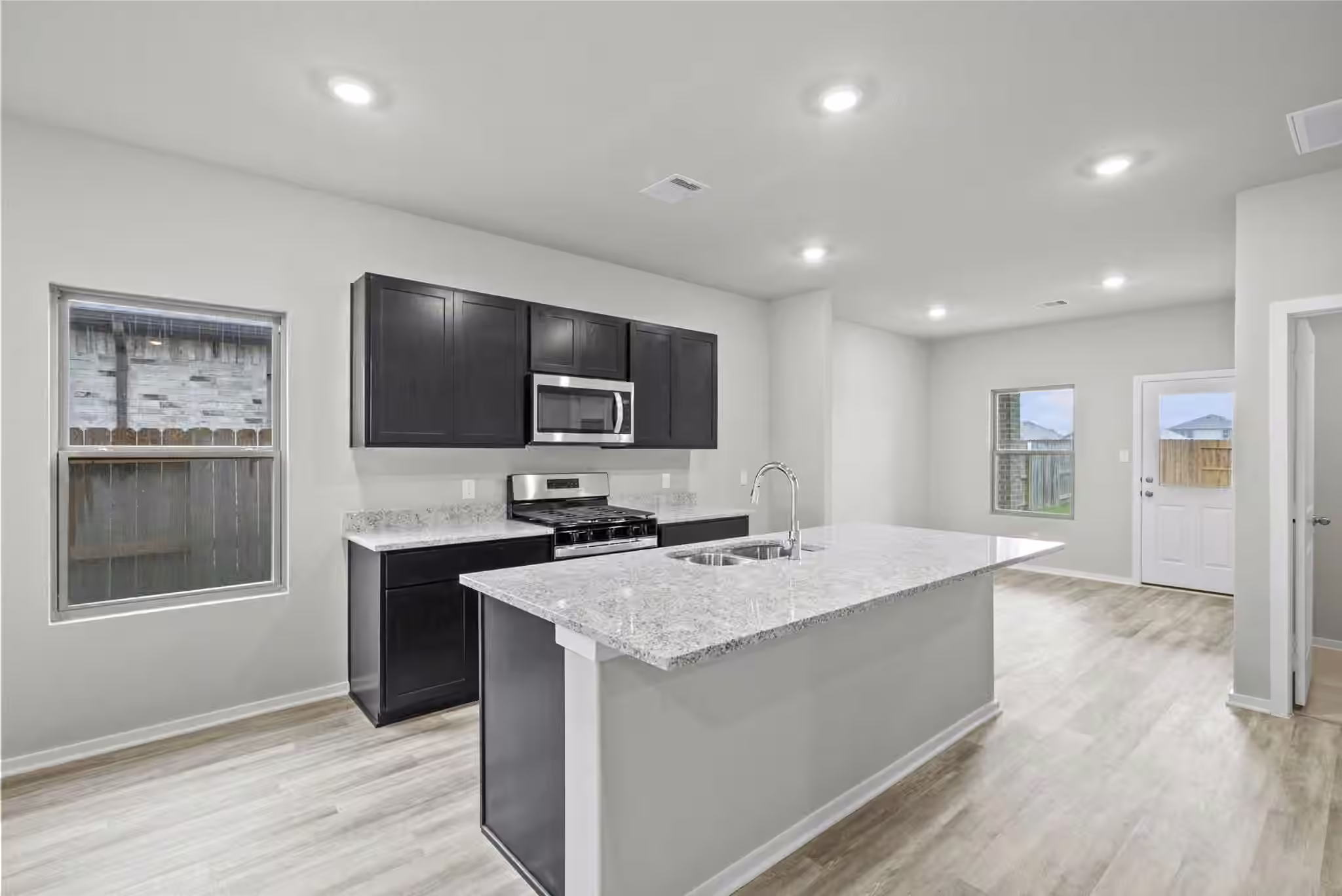 Photo 3 of 13318 Prado Ridge Lane, Rosharon, TX