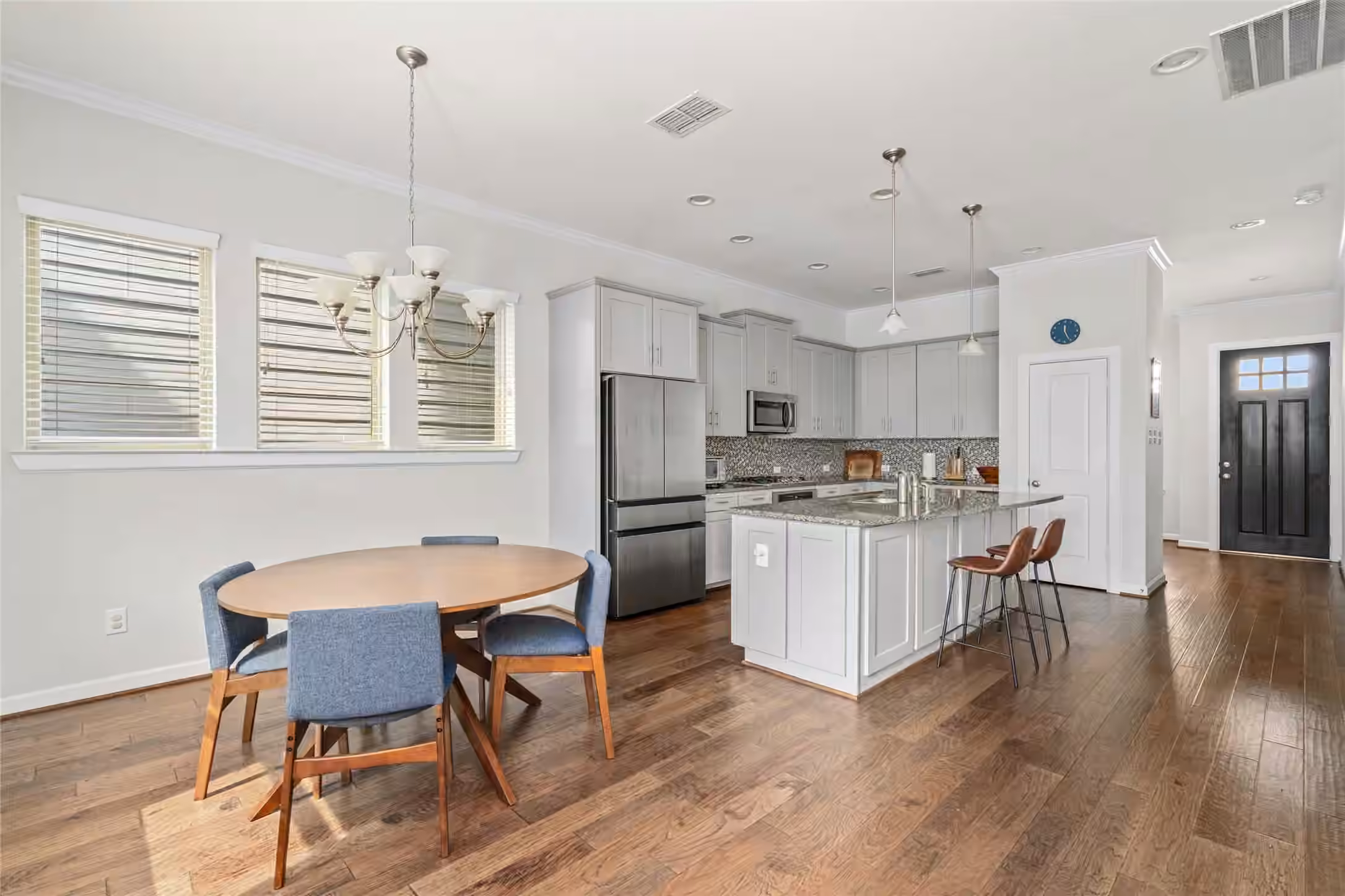 Photo 3 of 8923 Highgate Lane, Houston, TX