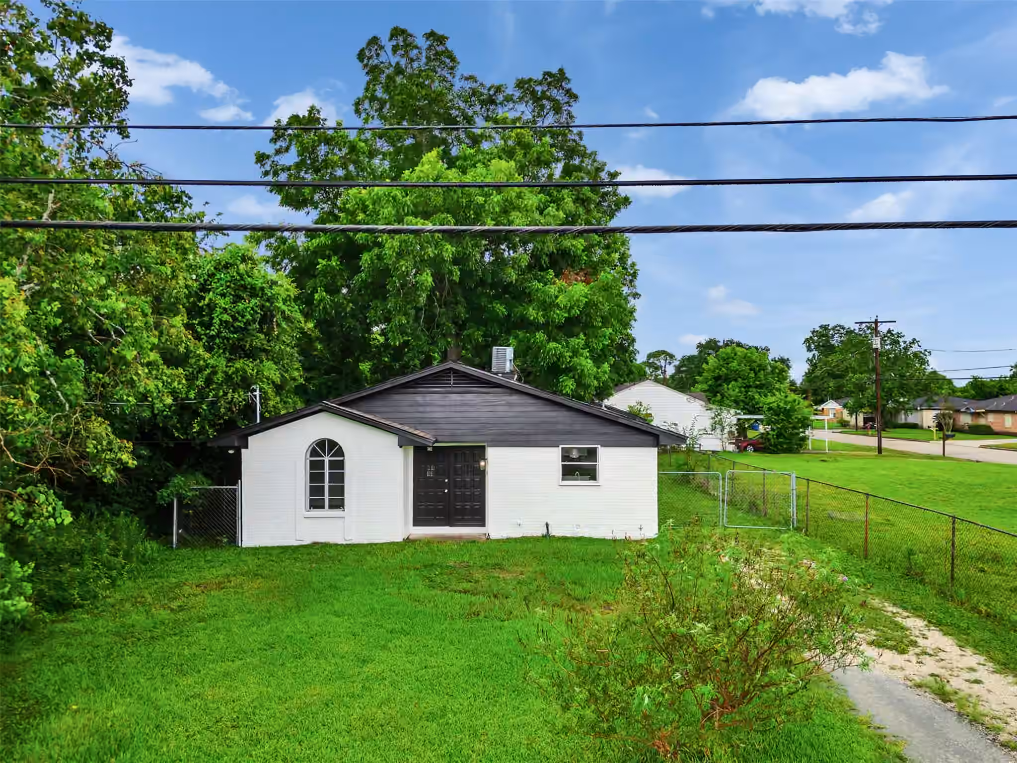 Photo 2 of 502 N Oak Street, Texas City, TX