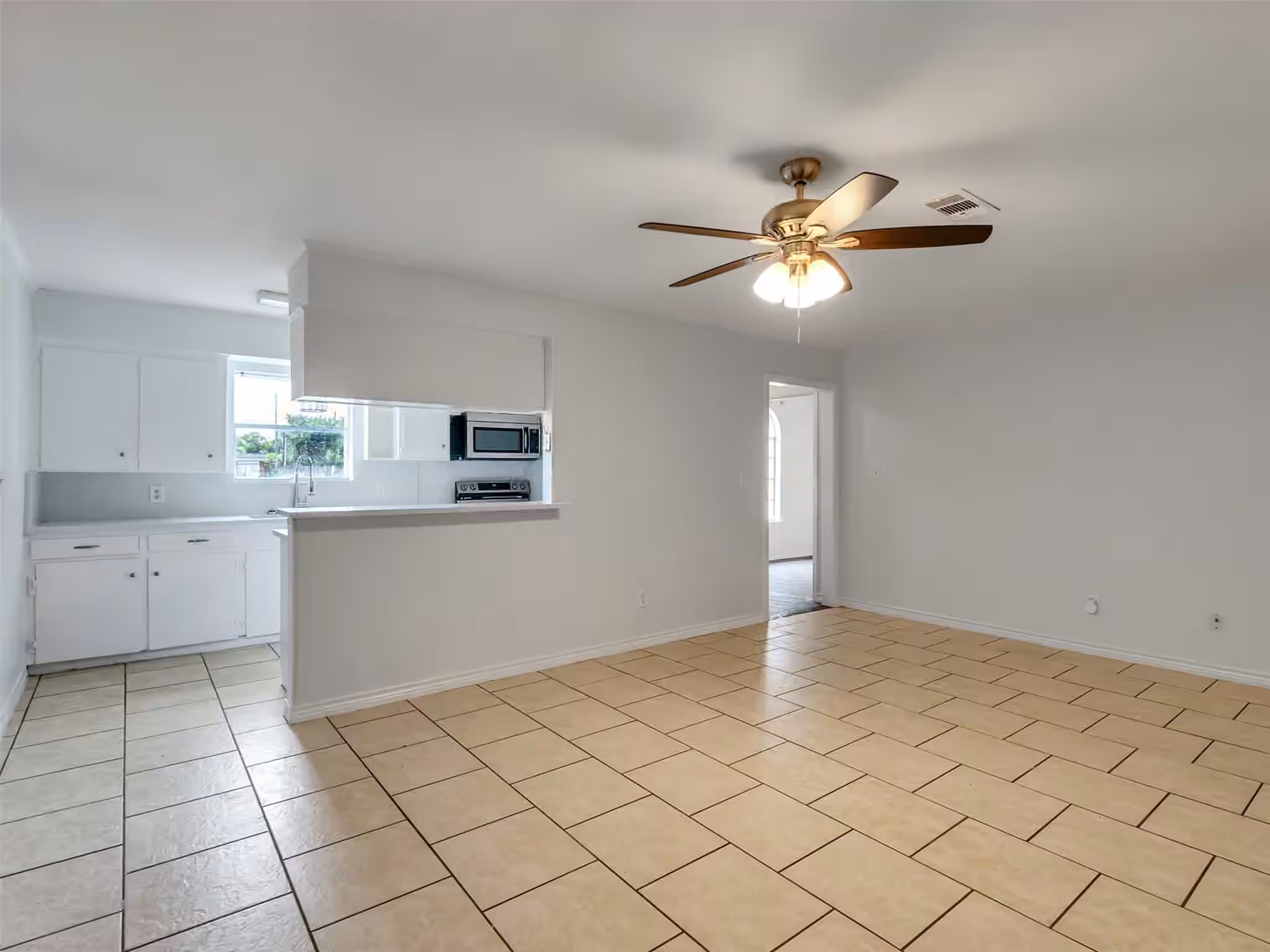 Photo 7 of 502 N Oak Street, Texas City, TX