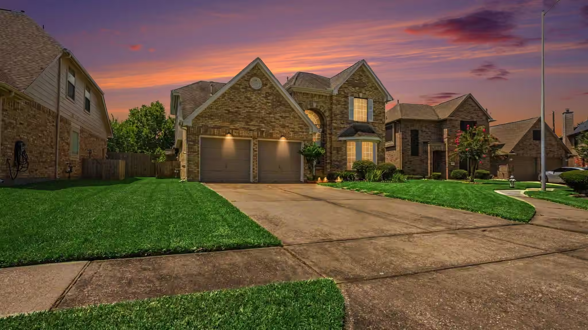 Photo 2 of 1927 Pinewood Court, Baytown, TX