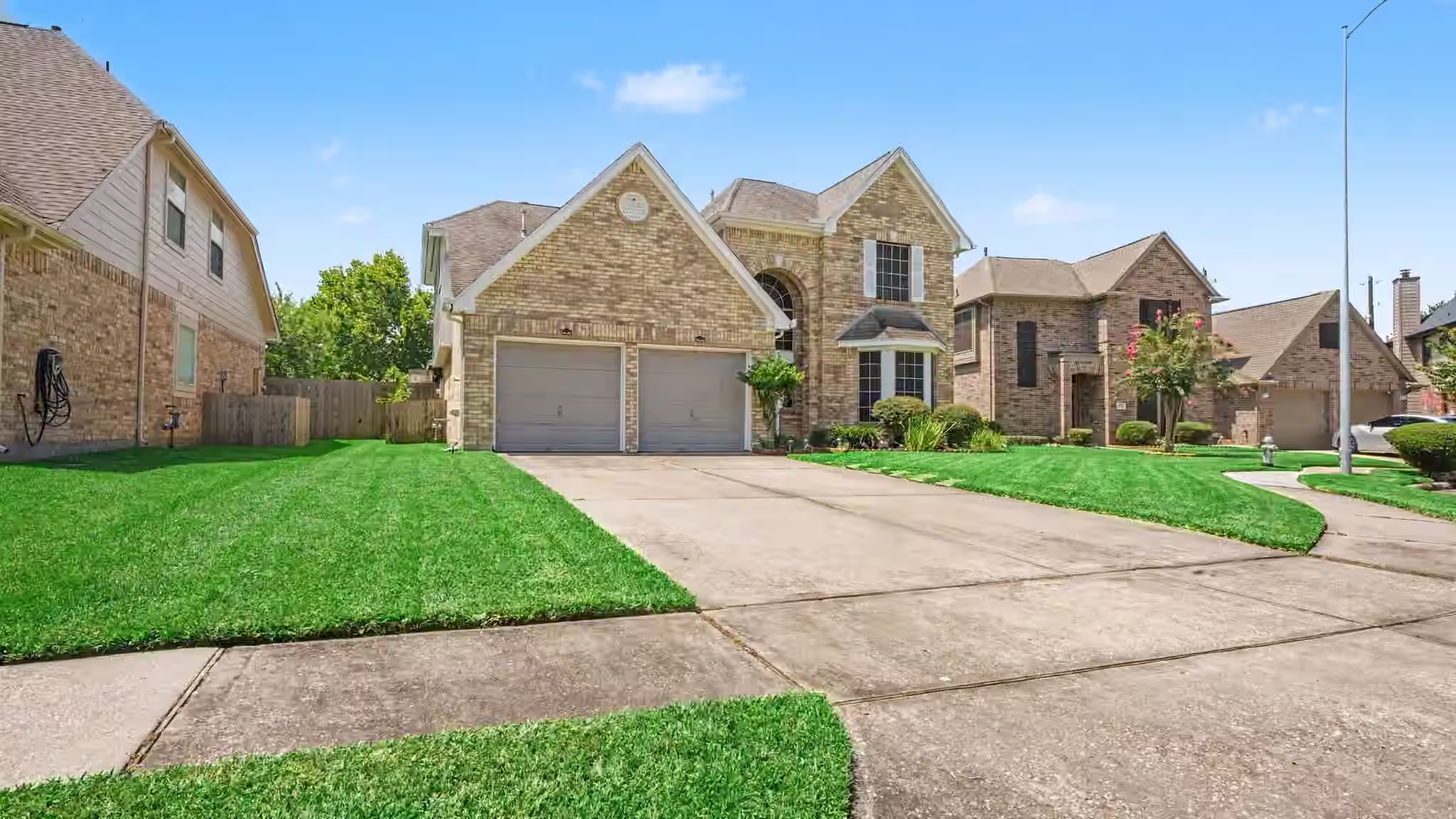Photo 6 of 1927 Pinewood Court, Baytown, TX