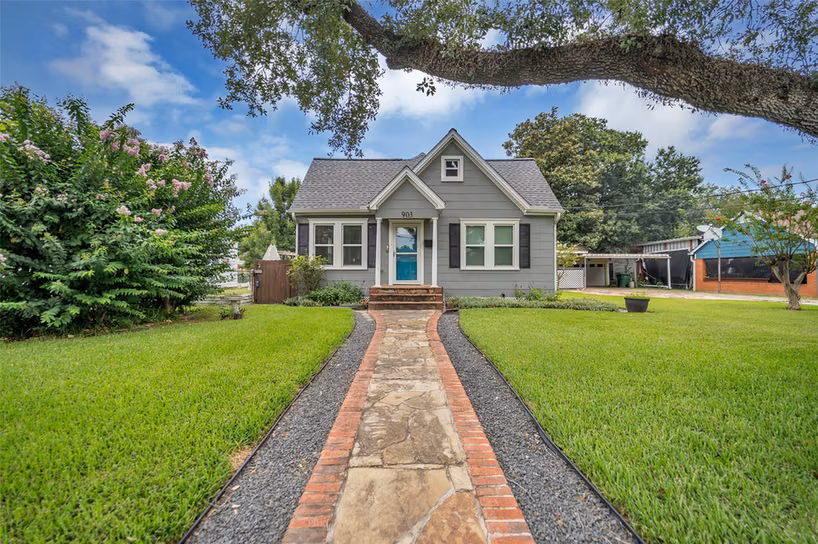 Photo of 903 English Street, Houston, TX 77009