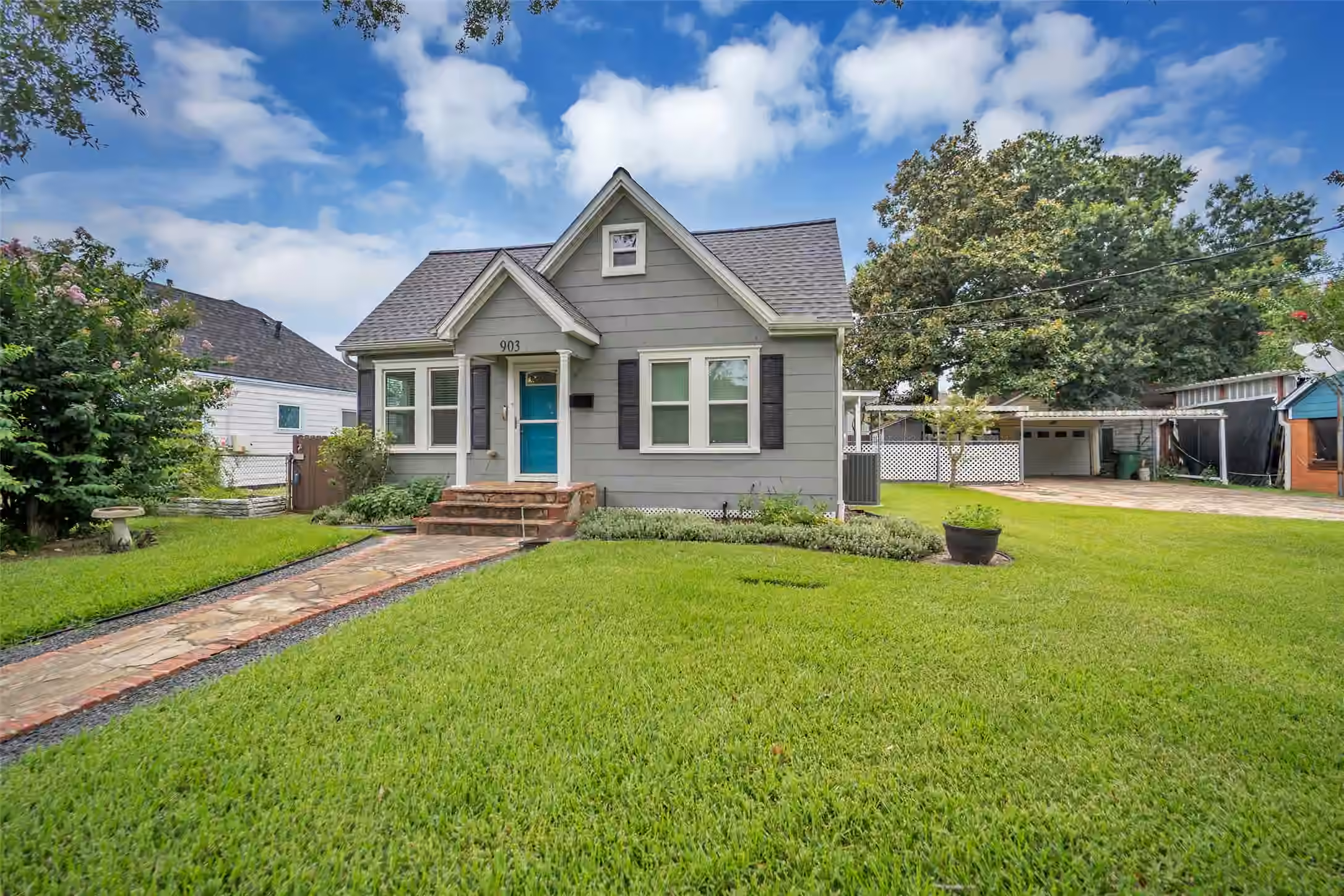 Photo 2 of 903 English Street, Houston, TX
