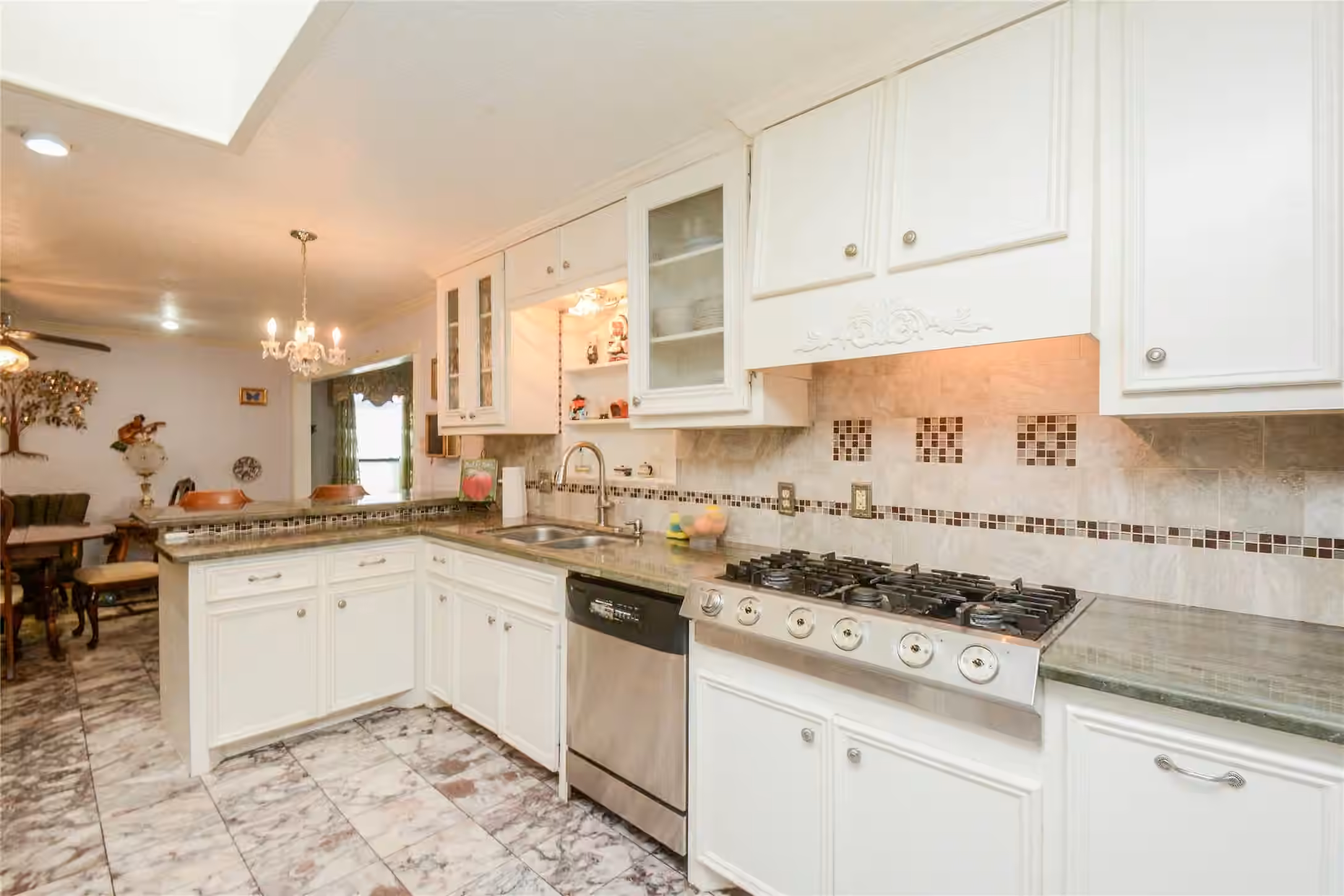 Photo 4 of 1022 Saddle Rock Drive, Houston, TX