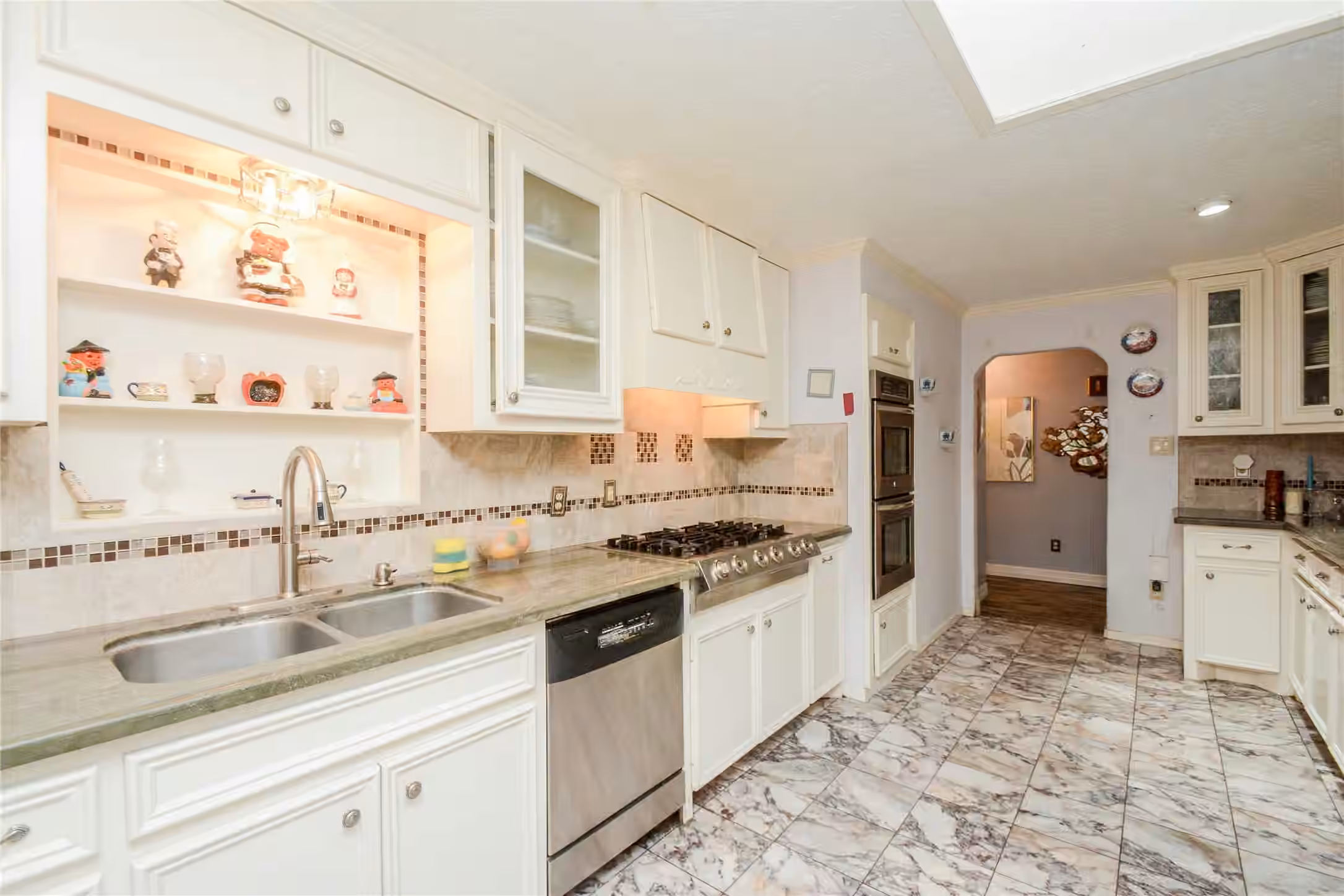 Photo 5 of 1022 Saddle Rock Drive, Houston, TX