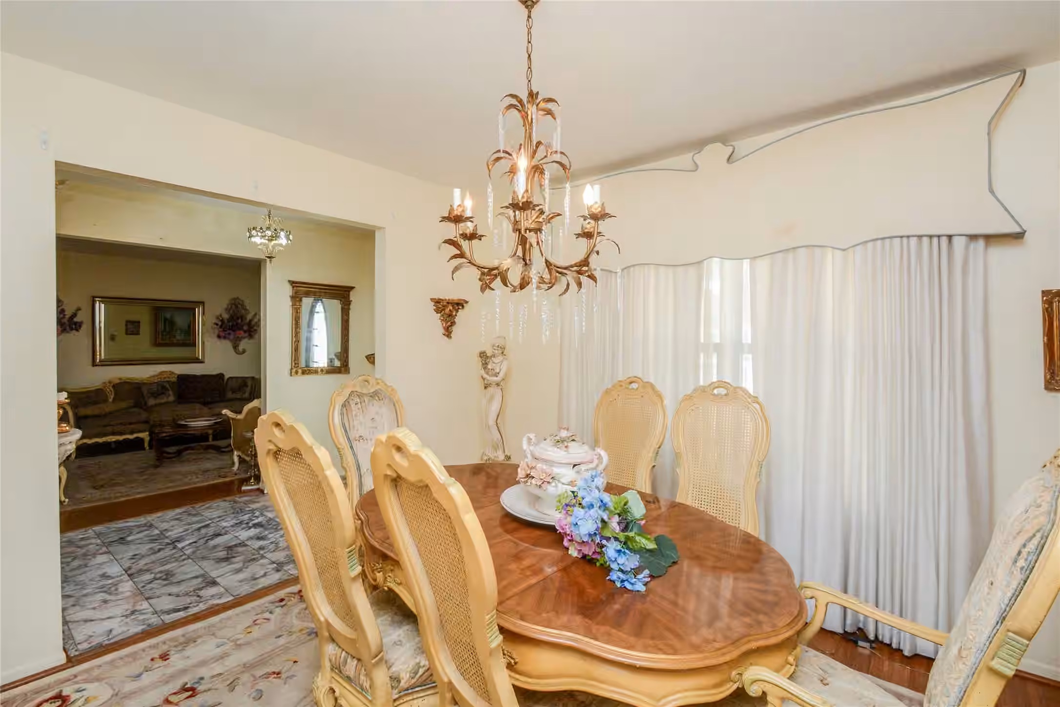 Photo 6 of 1022 Saddle Rock Drive, Houston, TX