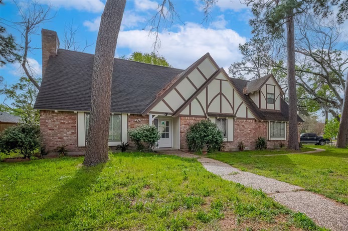 Photo 2 of 811 Loire Lane, Houston, TX