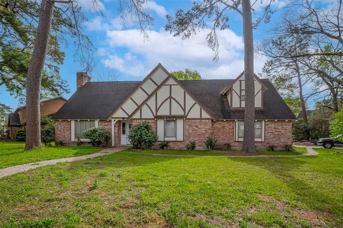 Photo 3 of 811 Loire Lane, Houston, TX