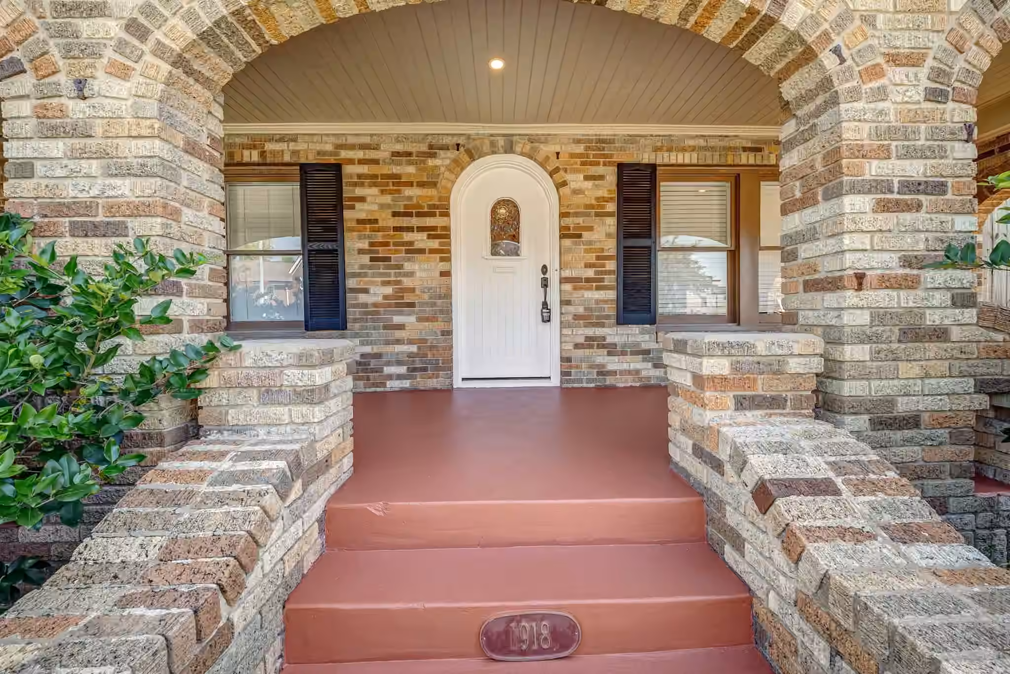 Photo 2 of 1918 Wentworth Street, Houston, TX
