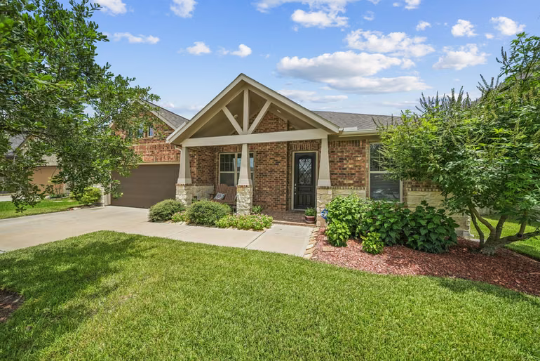 Photo 2 of 7310 Water Glen Lane, Manvel, TX