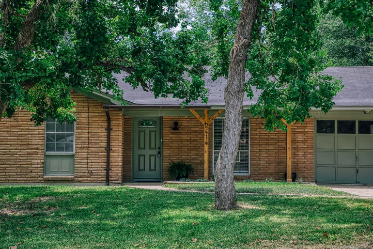 Photo of 2414 Airline Drive, Brenham, TX