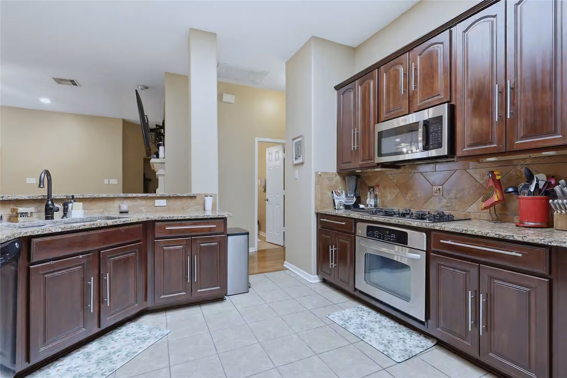 Photo 4 of 8311 Calico Canyon Drive, Tomball, TX