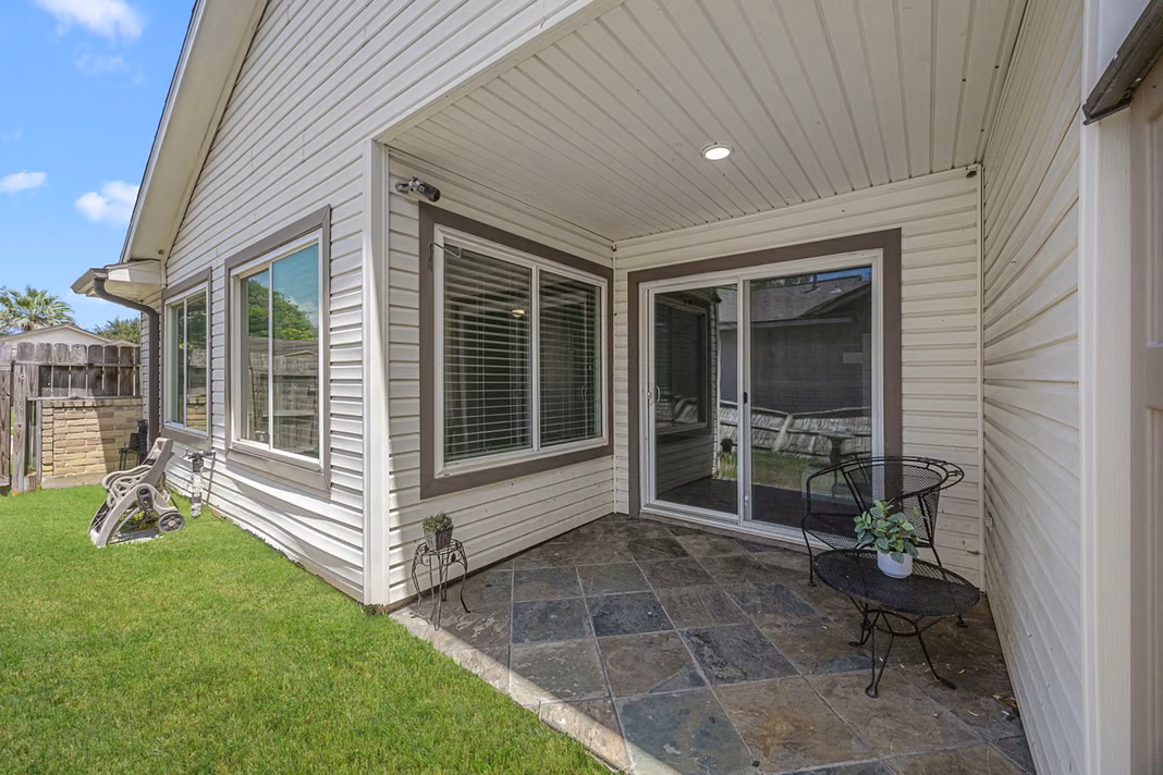 Photo 4 of 10719 Lakewood Oaks Drive, Sugar Land, TX