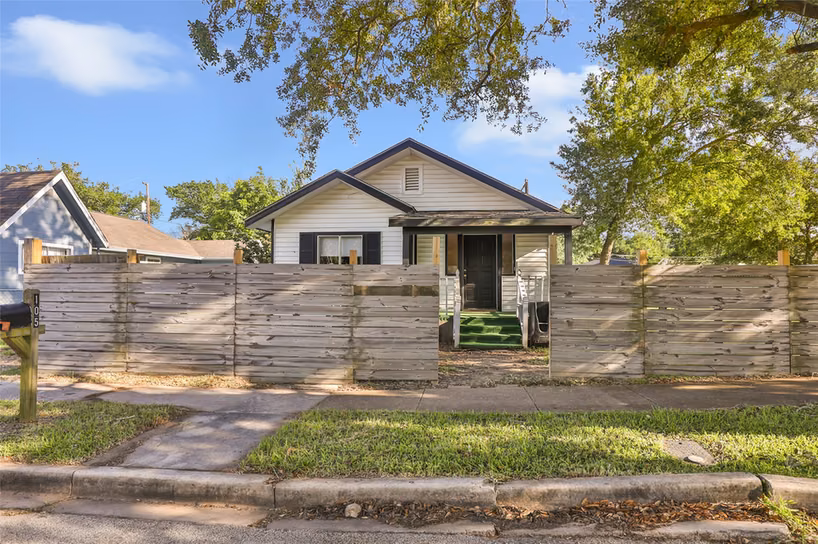 Photo 2 of 105 Graham Street, Baytown, TX