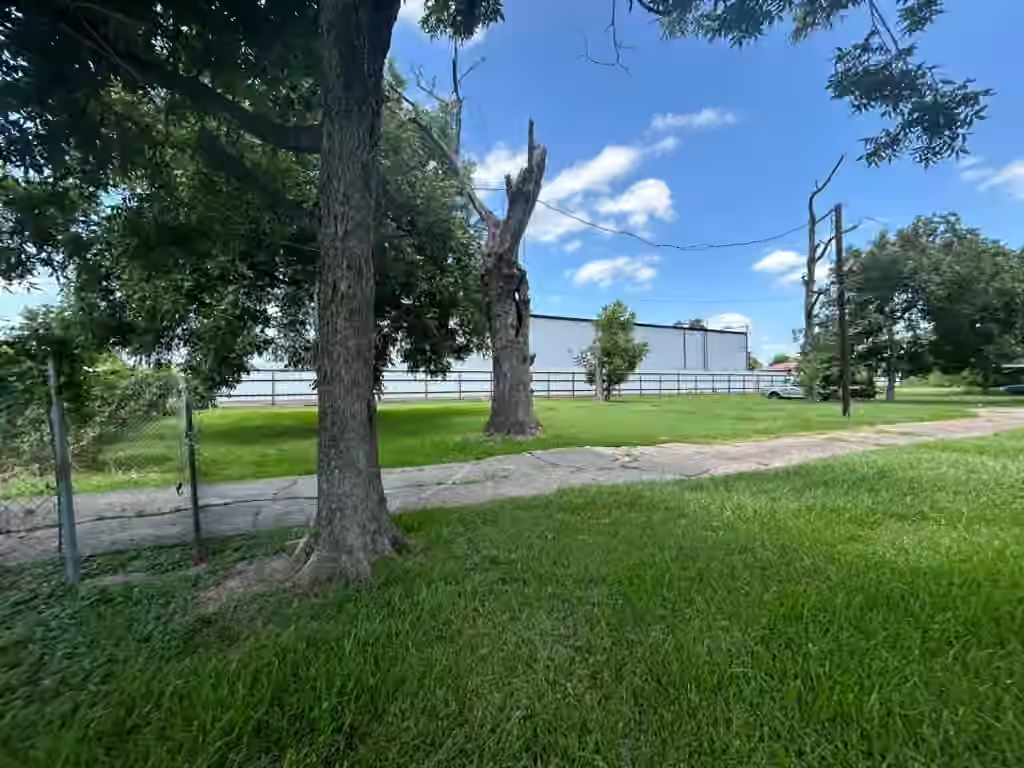 Photo 6 of 16019 Avenue C, Channelview, TX