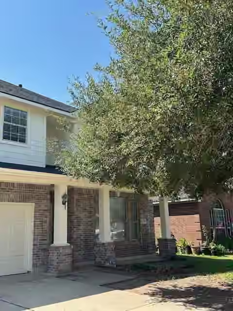 Photo 2 of 12231 AURONIA DR, Houston, TX