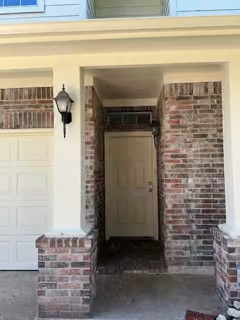 Photo 3 of 12231 AURONIA DR, Houston, TX