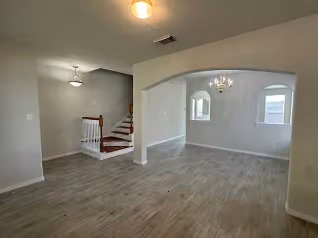 Photo 5 of 12231 AURONIA DR, Houston, TX