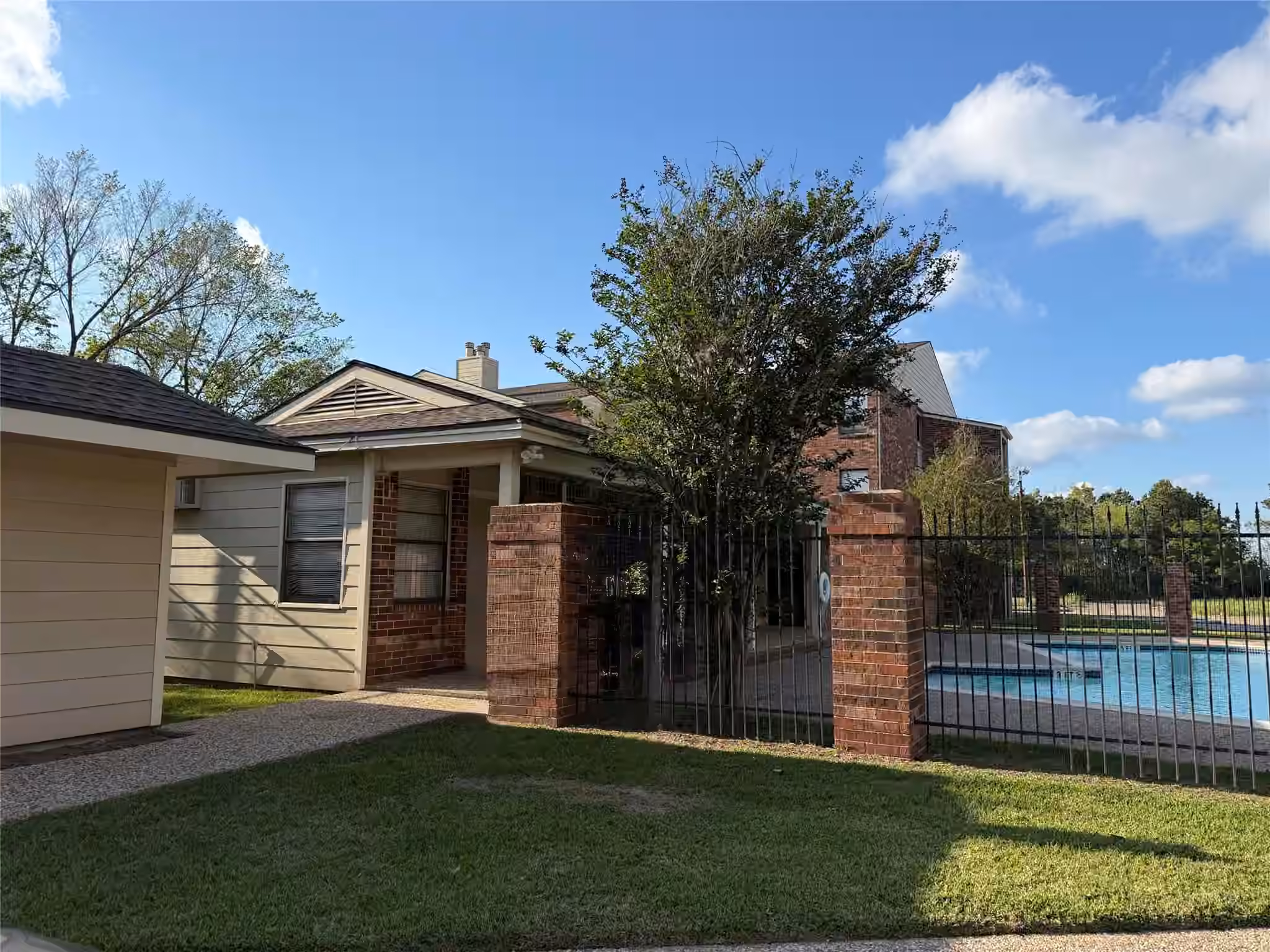 Photo of 2501 Gulf Freeway 4A, Dickinson, TX