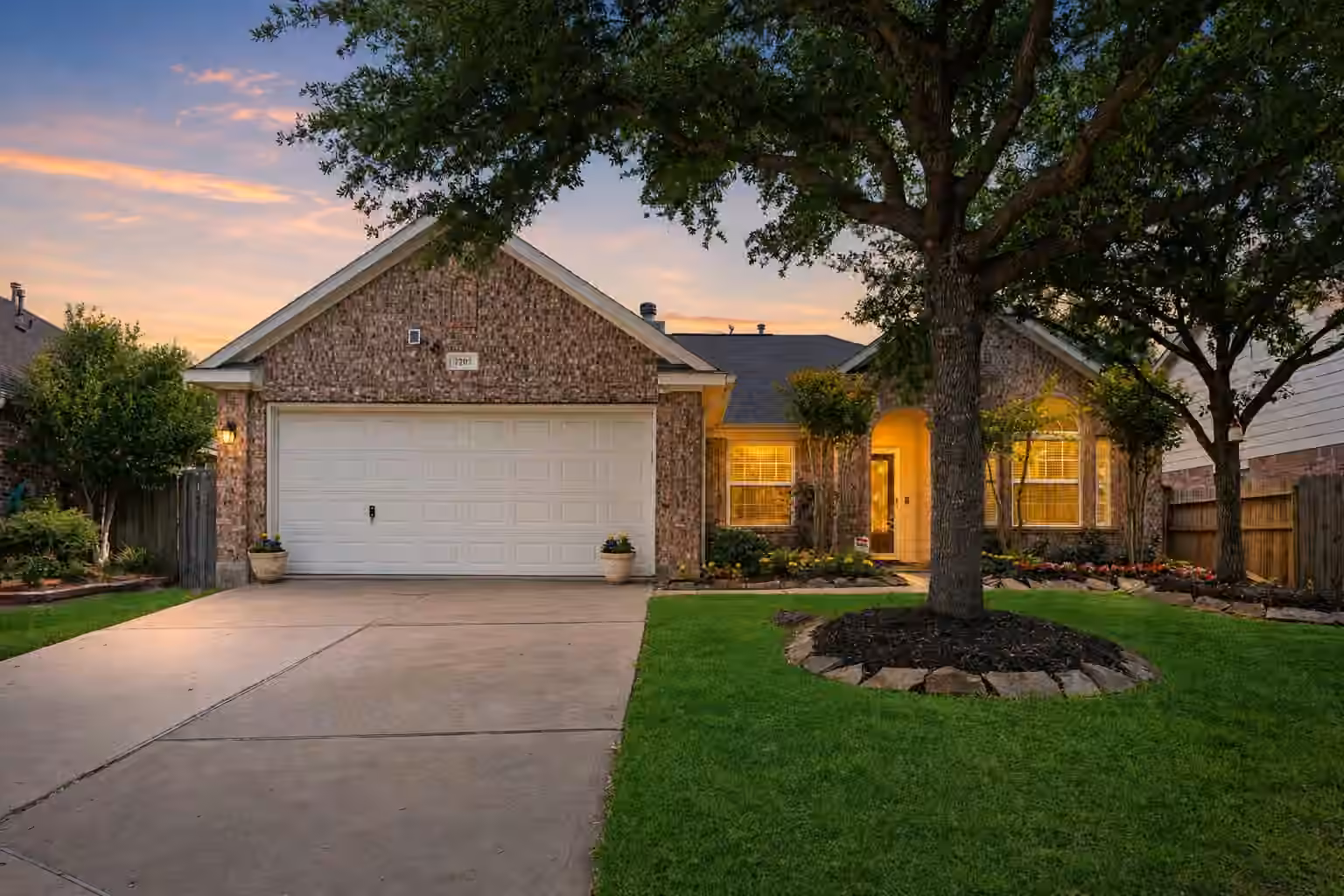 Photo 2 of 7207 Palmito Ranch Drive, Richmond, TX