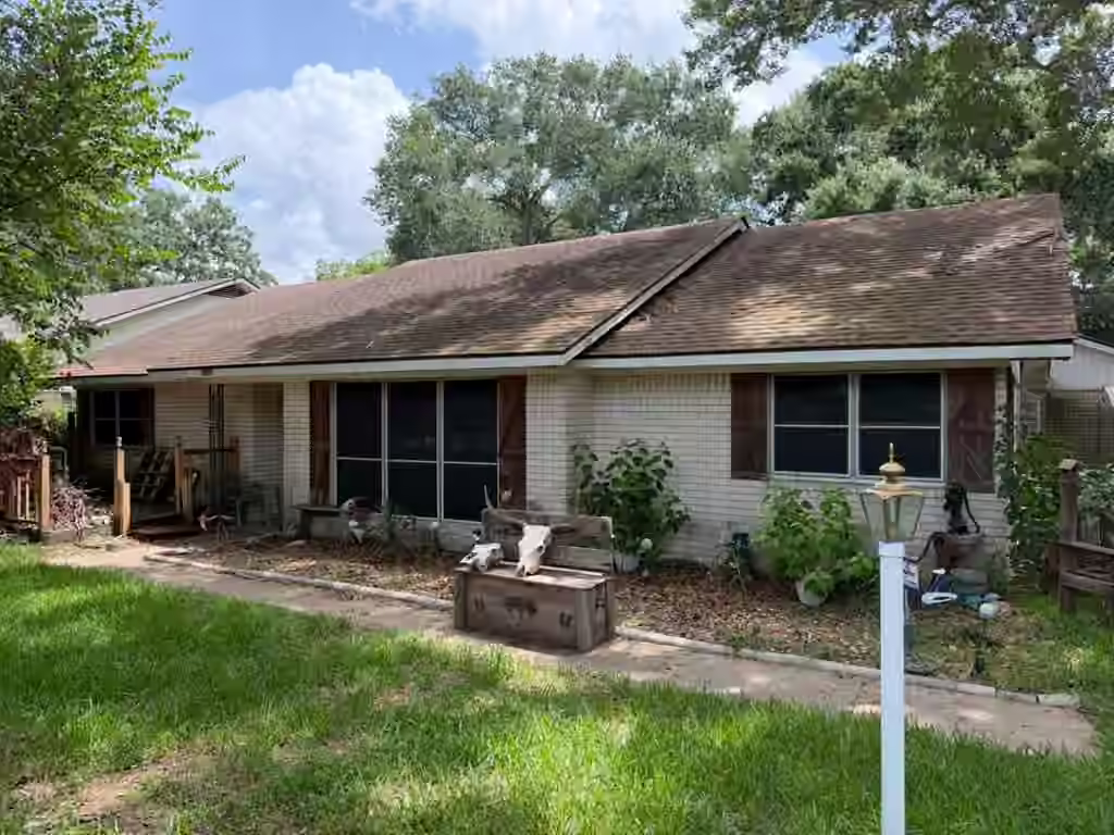 Photo of 1111 N Meyer St, SEALY, TX 77474