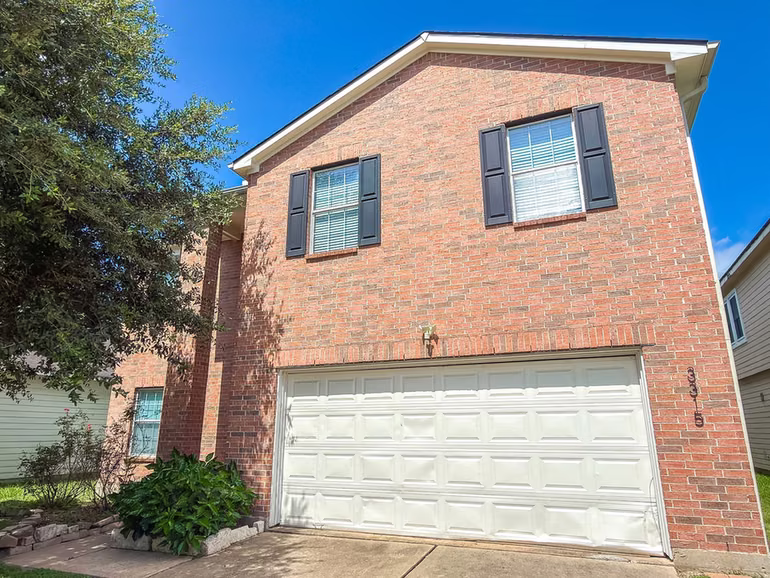 Photo 2 of 3315 Siebinthaler Lane, Houston, TX