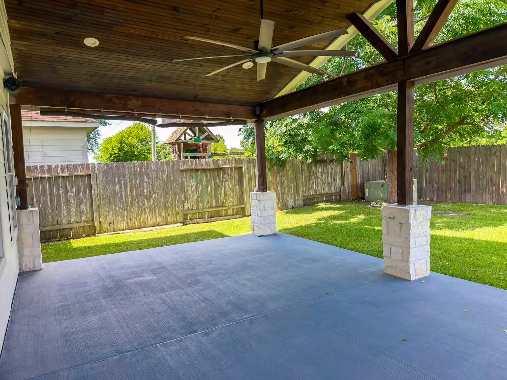 Photo 4 of 3315 Siebinthaler Lane, Houston, TX