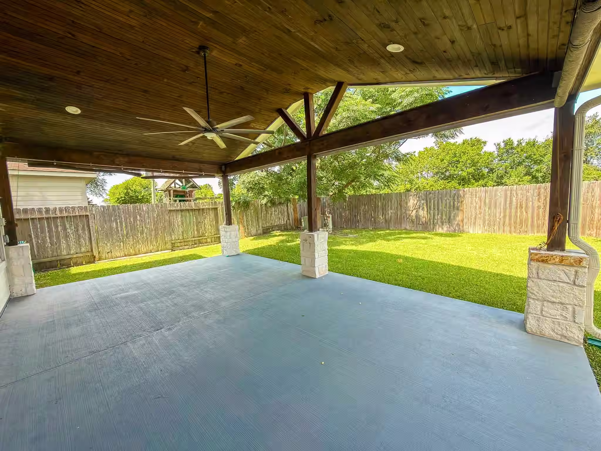 Photo 5 of 3315 Siebinthaler Lane, Houston, TX