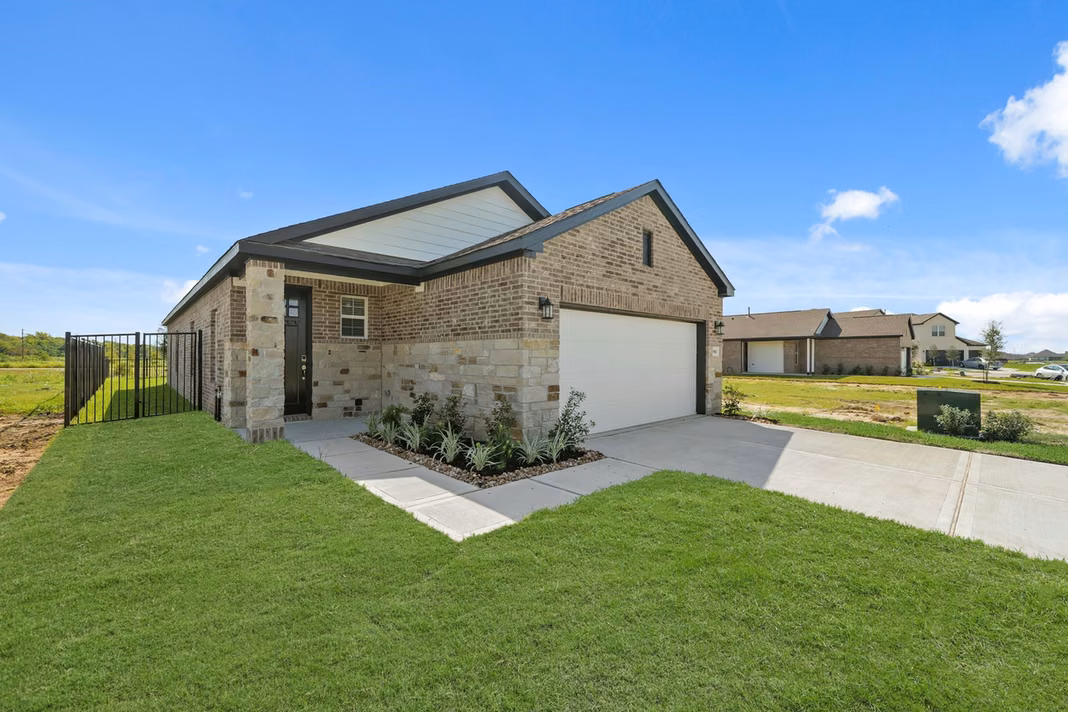 Photo 4 of 360 Long Branch Drive, Dayton, TX