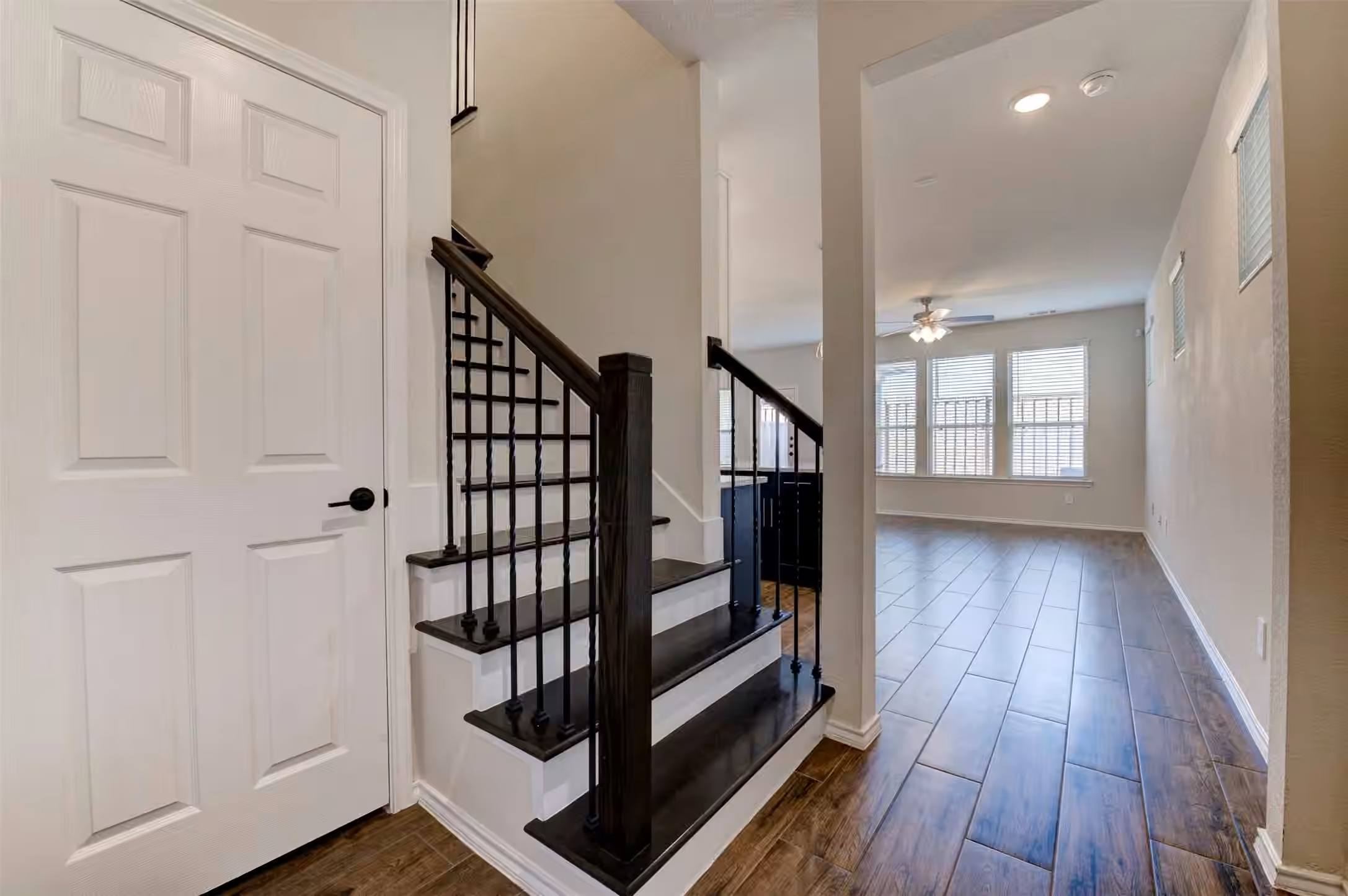 Photo 5 of 10504 Marston Vineyard Drive, Houston, TX